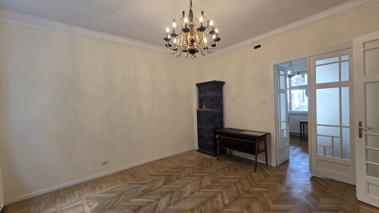De inchiriat spatiu de birouri/comercial Unirii - Regina Maria