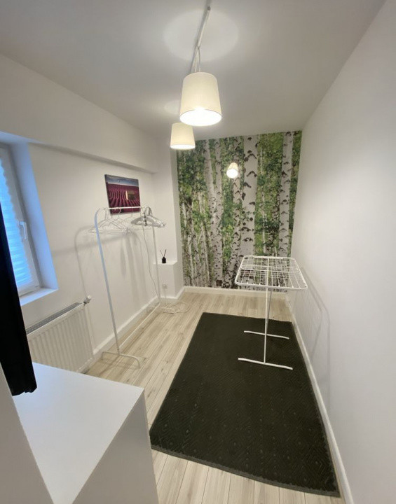 Piata Unirii - 3 camere de inchiriat, cu centrala proprie