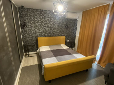 Piata Unirii - 3 camere de inchiriat, cu centrala proprie