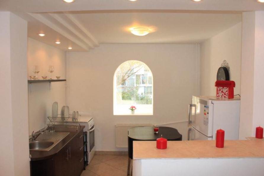 De inchiriat apartament 2 camere zona Decebal-Alba Iulia 