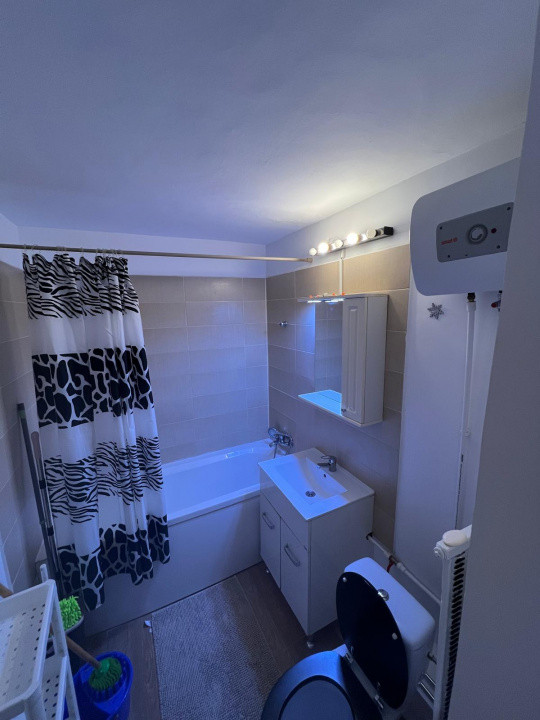 De inchiriat apartament 2 camere zona Decebal-Alba Iulia 