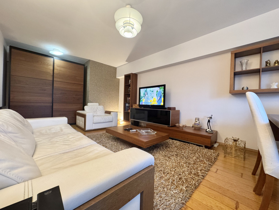 Apartamennt 3 camere,frumos amenajat In Bdul Unirii 62 cu parcare