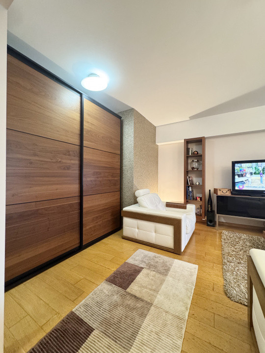 Apartamennt 3 camere,frumos amenajat In Bdul Unirii 62 cu parcare
