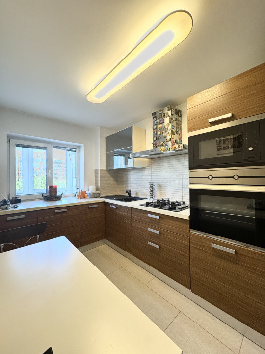 Apartamennt 3 camere,frumos amenajat In Bdul Unirii 62 cu parcare