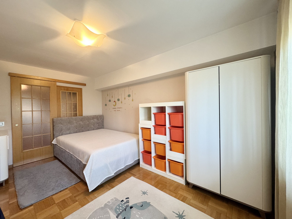 Apartamennt 3 camere,frumos amenajat In Bdul Unirii 62 cu parcare