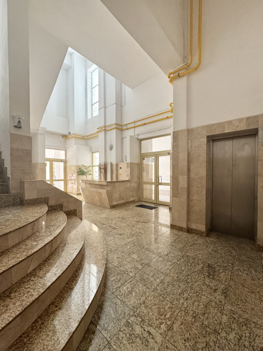 Apartamennt 3 camere,frumos amenajat In Bdul Unirii 62 cu parcare