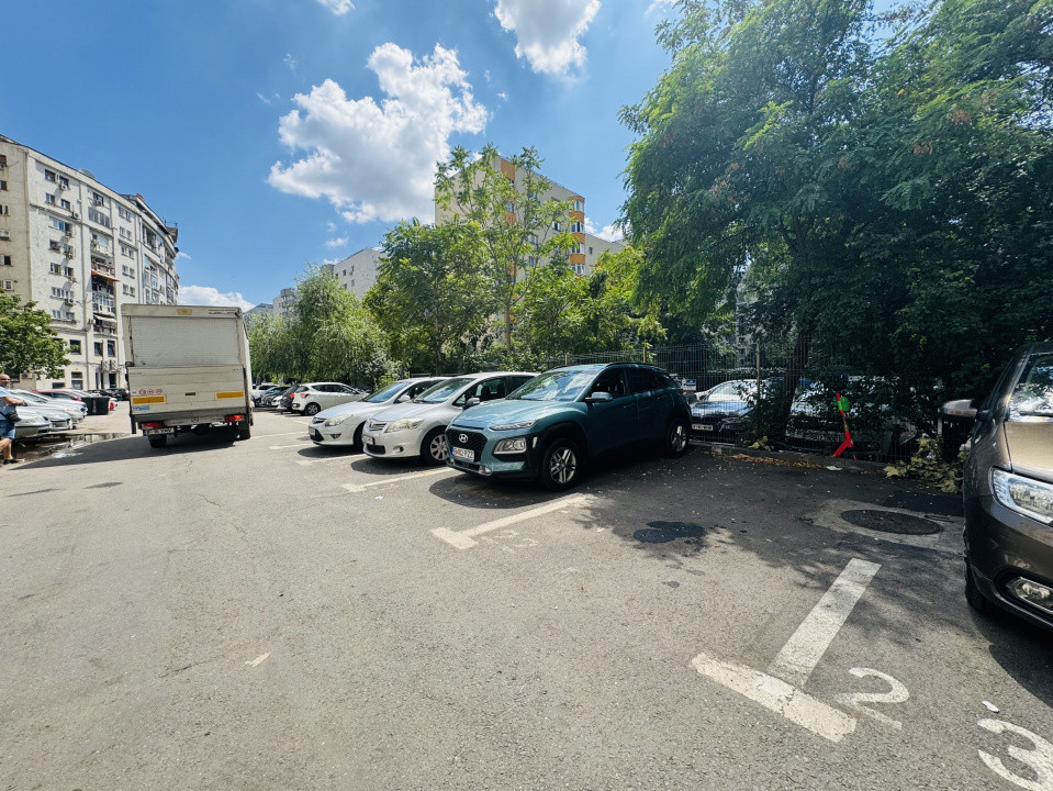 Apartamennt 3 camere,frumos amenajat In Bdul Unirii 62 cu parcare