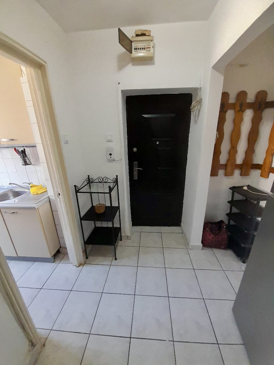 Închiriez apartament 3 camere – Bulevardul Iuliu Maniu, aproape de metrou 