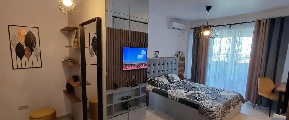 Studio frumos amenajat situat în Central Address cu Terasa-Prima Inchiriere