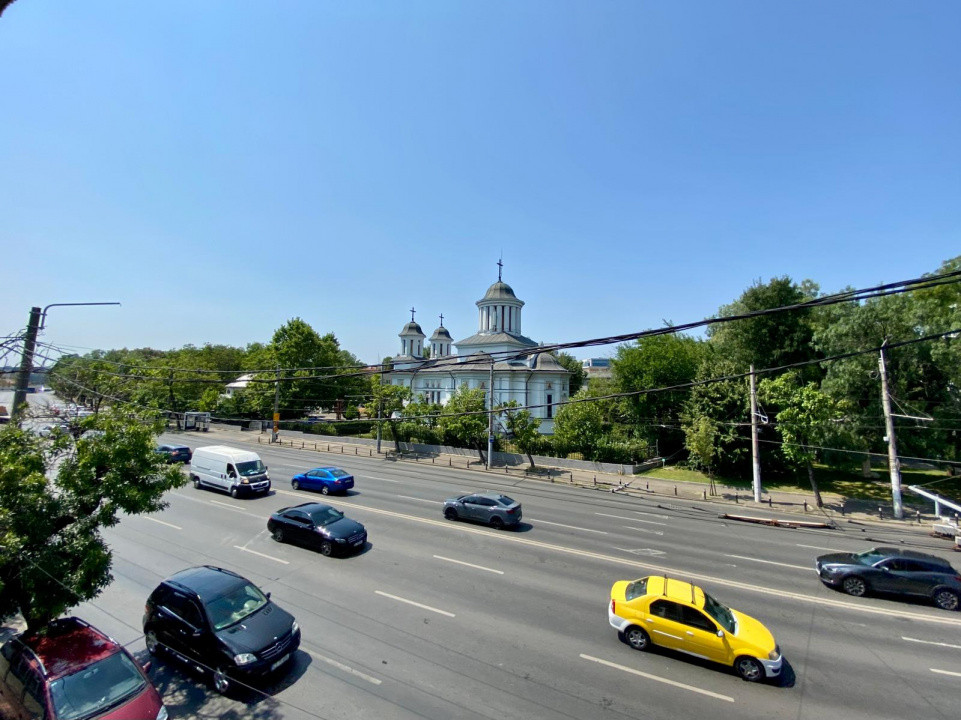 Spatiu comercial, stradal, de inchiriat