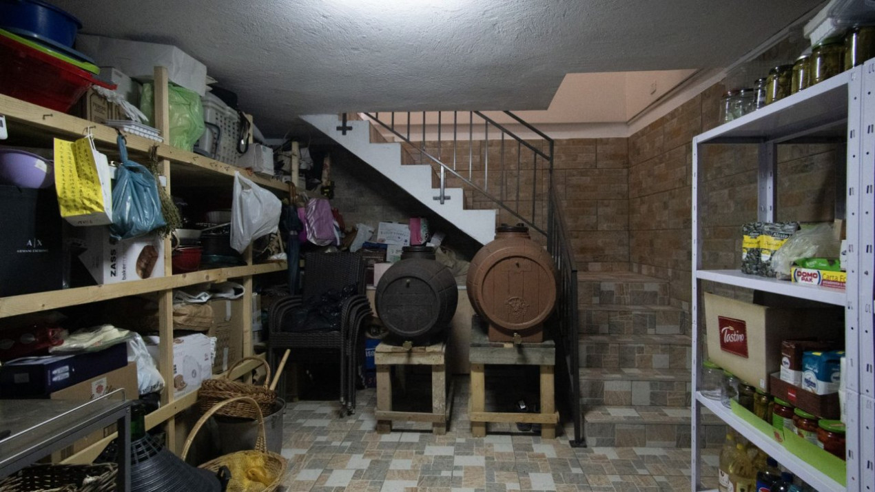 Casa cu piscina, panouri foto voltaice in Comana