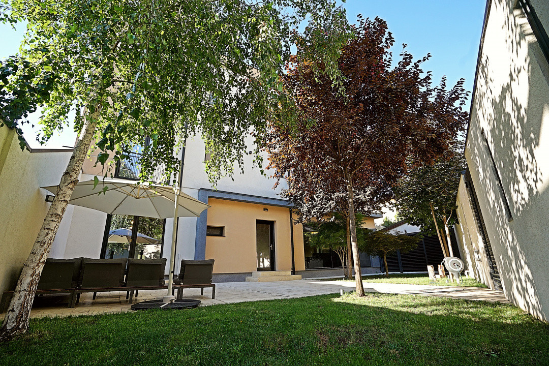 Casa superba de vanzare in zona Dristor - Park Lake - IOR 