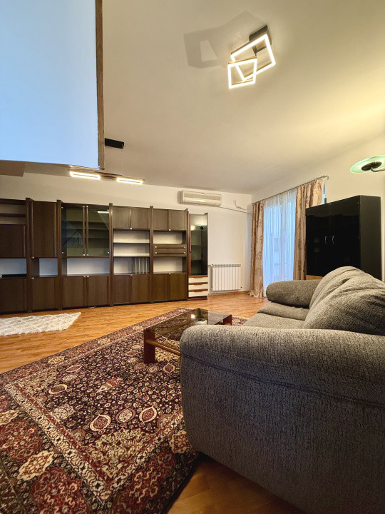 Apartament duplex cu 3 camere de închiriat – vedere panoramică, zona Titan