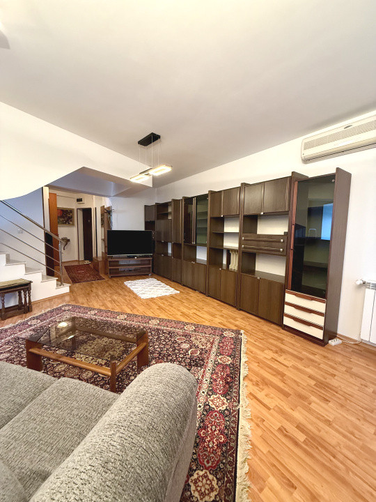 Apartament duplex cu 3 camere de închiriat – vedere panoramică, zona Titan