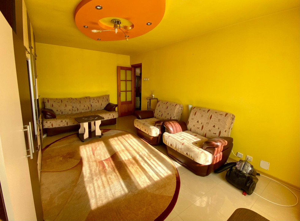 Apartament 2 camere de vanzare, Str. Decebal, Giurgiu- zona EXCELENTA