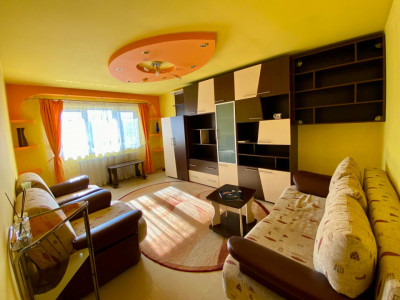 Apartament 2 camere de vanzare, Str. Decebal, Giurgiu- zona EXCELENTA