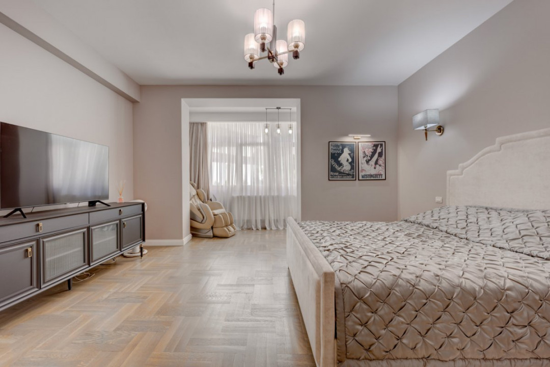CAROL - EPISCOP CHESARIE, APARTAMENT 250 MP TOTAL, CURTE 250 MP!