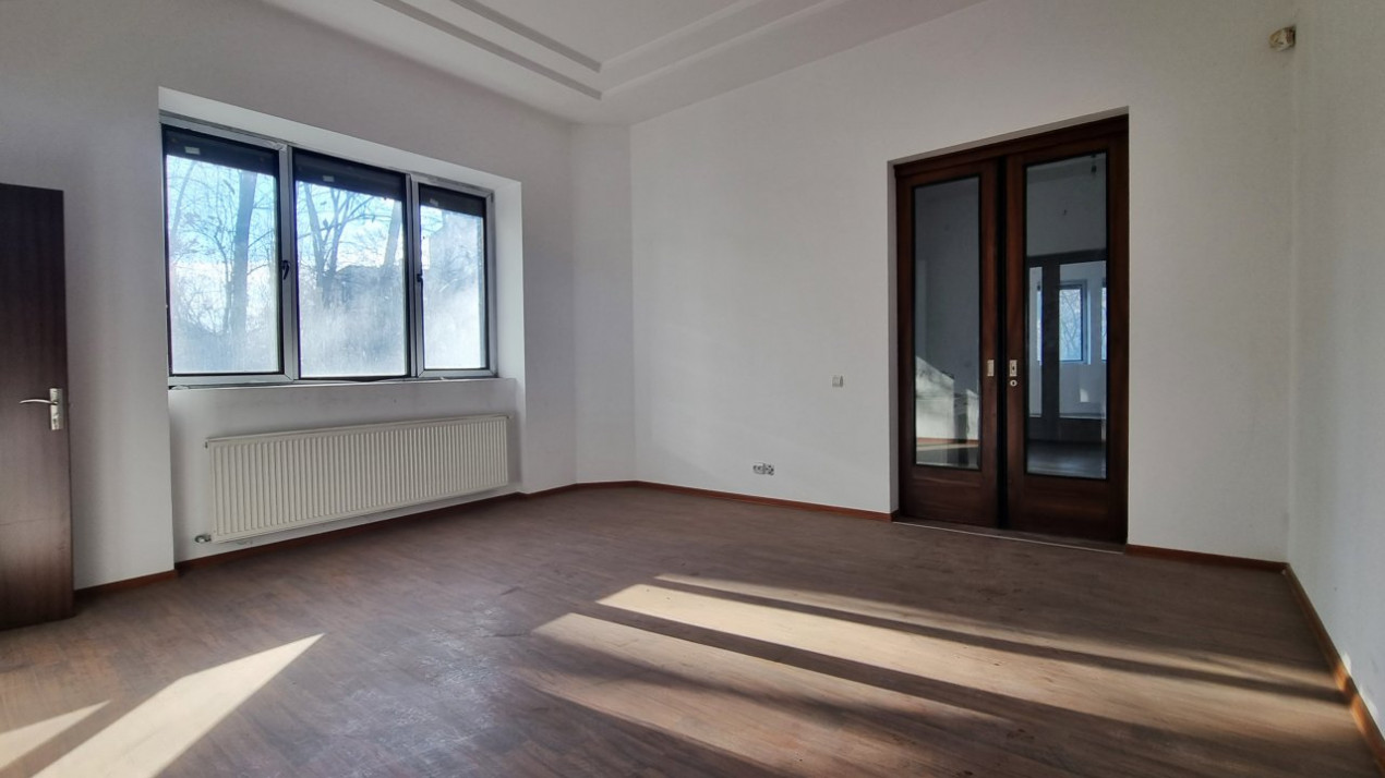 Spațiu comercial cu grădină exclusivă de473mp la bulevardul Cantemir