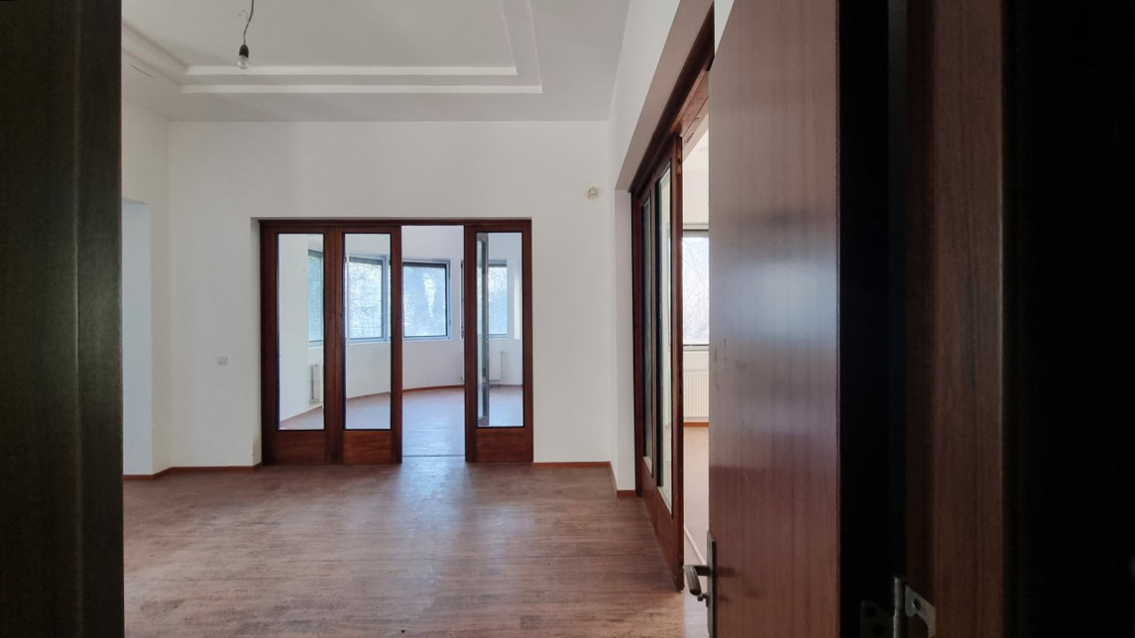 Spațiu comercial cu grădină exclusivă de473mp la bulevardul Cantemir