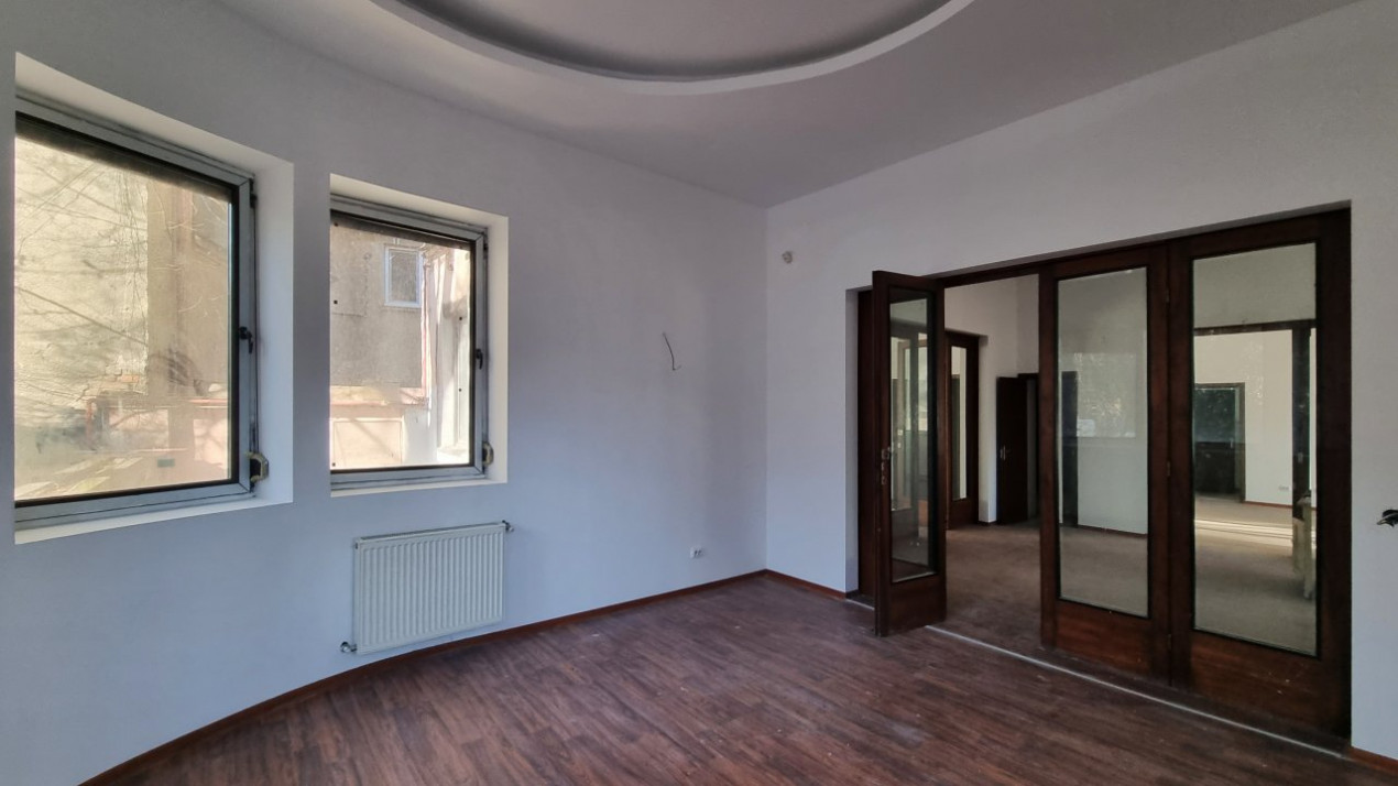 Spațiu comercial cu grădină exclusivă de473mp la bulevardul Cantemir