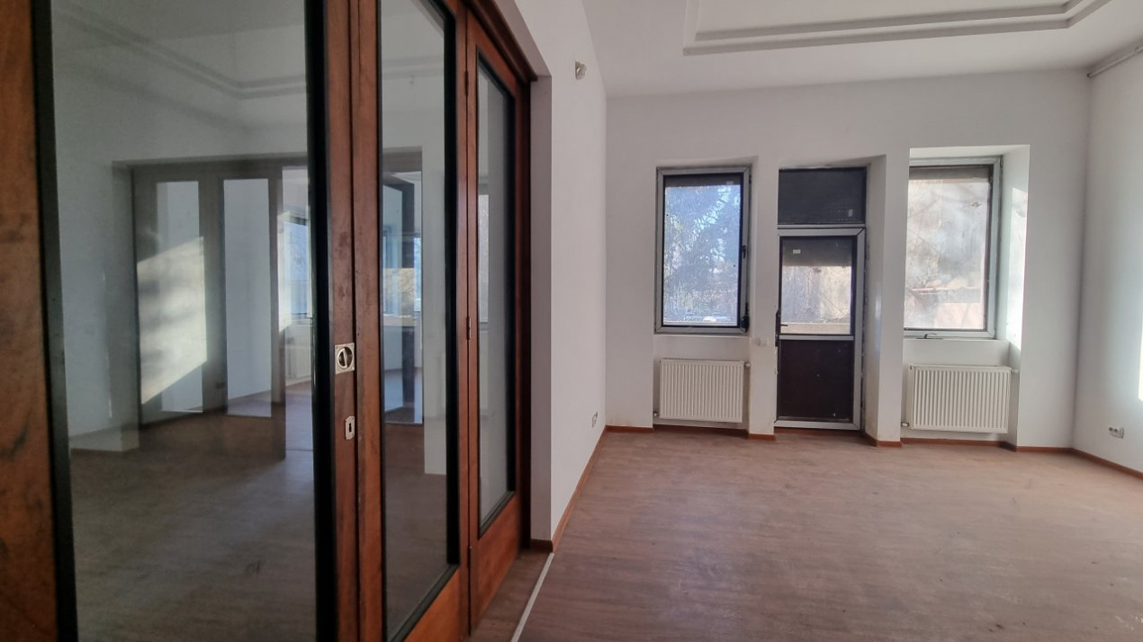 Spațiu comercial cu grădină exclusivă de473mp la bulevardul Cantemir