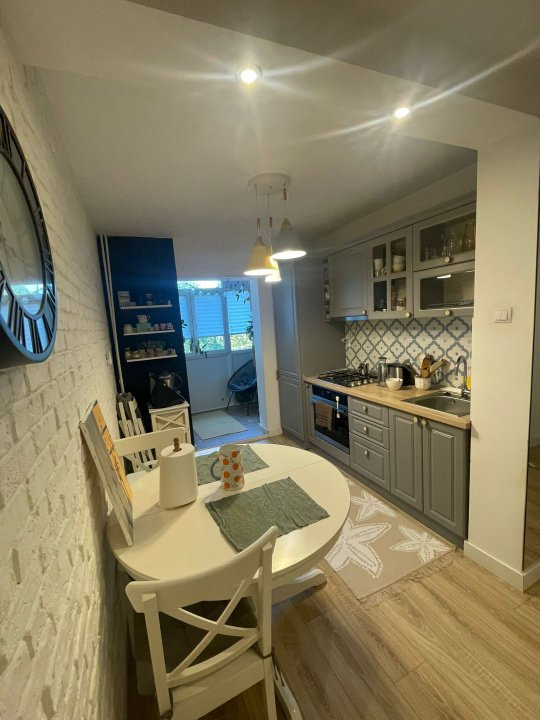 Apartament 2 camere decomandat, renovat, mobilat, utilat, 7 min metrou Gorjului