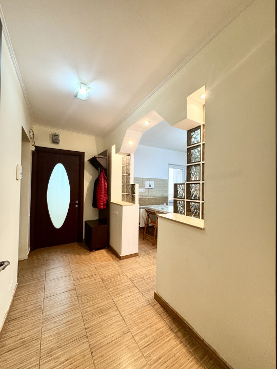  De Vanzare Apartament 3 Camere Rahova  Stradal, Vedere Spate, Anvelopat