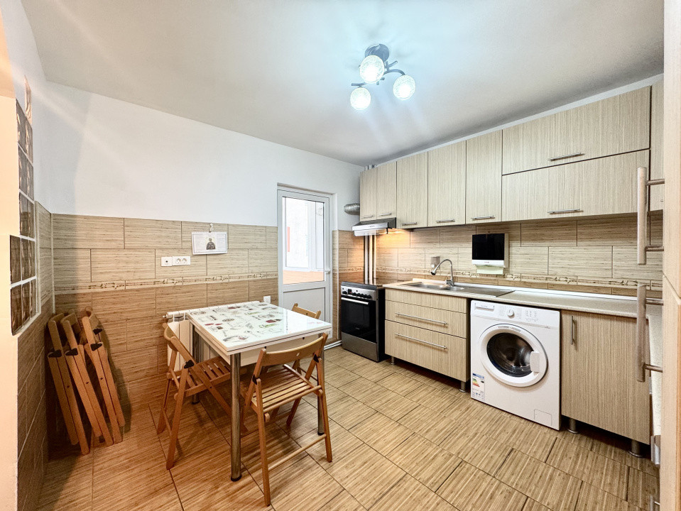  De Vanzare Apartament 3 Camere Rahova  Stradal, Vedere Spate, Anvelopat