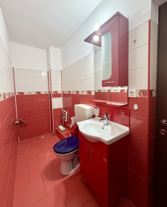  De Vanzare Apartament 3 Camere Rahova  Stradal, Vedere Spate, Anvelopat