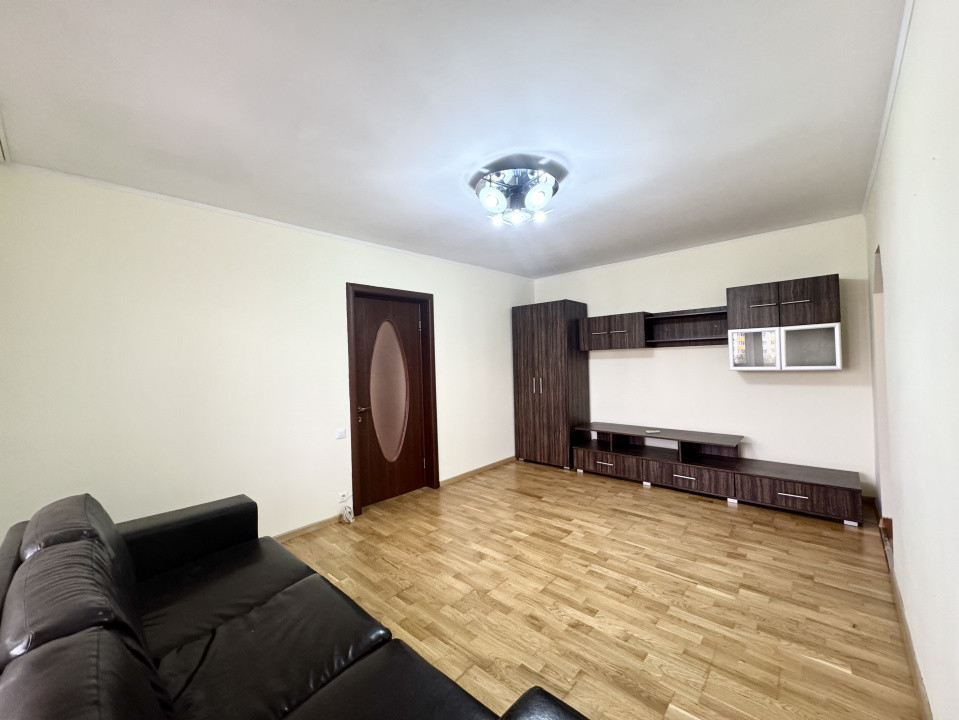  De Vanzare Apartament 3 Camere Rahova  Stradal, Vedere Spate, Anvelopat