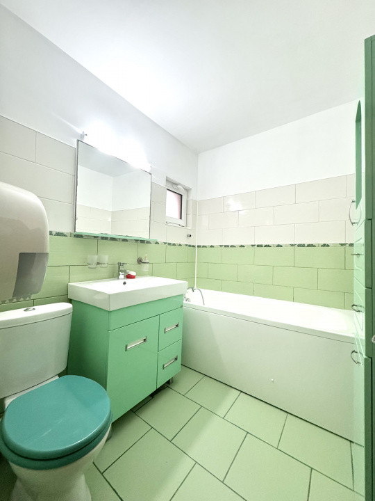  De Vanzare Apartament 3 Camere Rahova  Stradal, Vedere Spate, Anvelopat