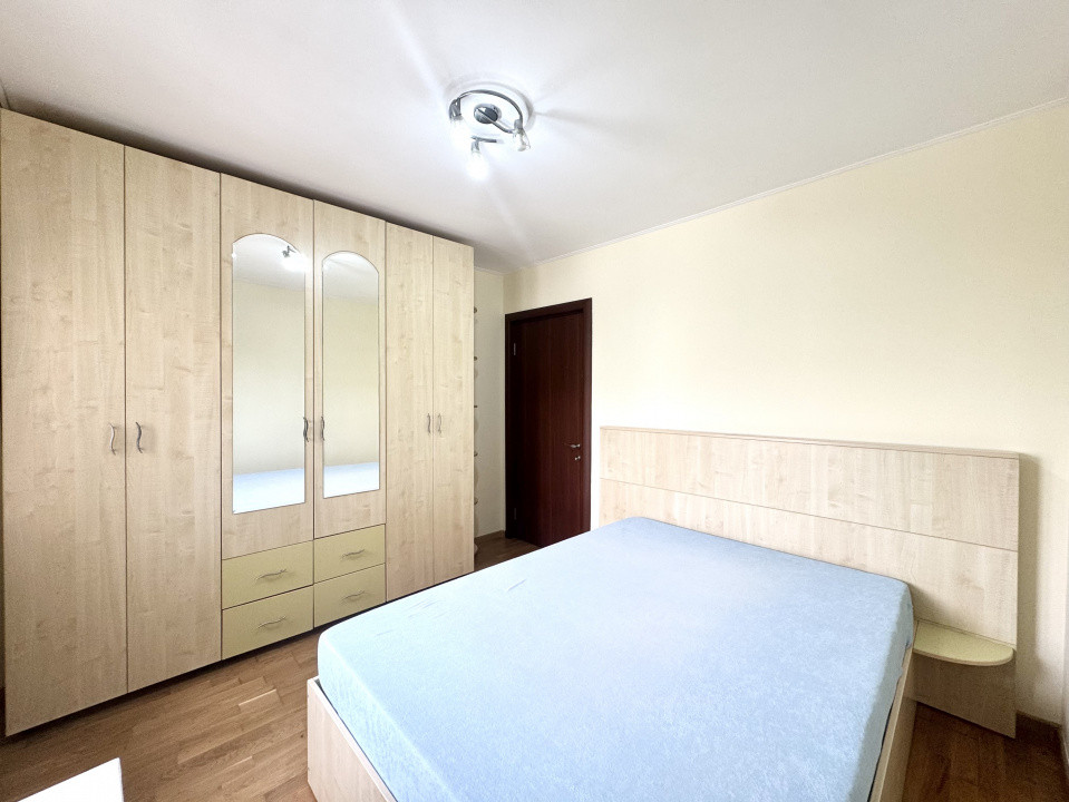  De Vanzare Apartament 3 Camere Rahova  Stradal, Vedere Spate, Anvelopat