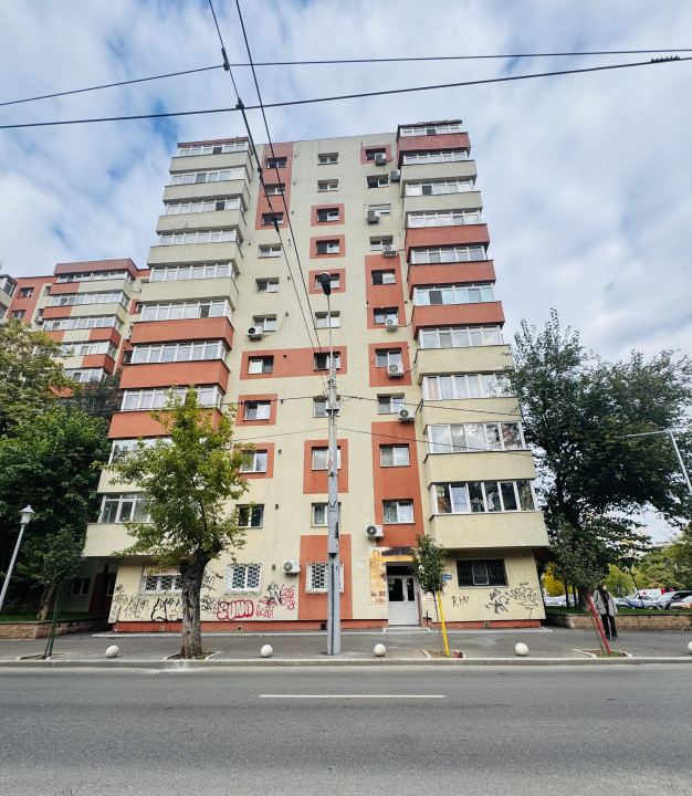  De Vanzare Apartament 3 Camere Rahova  Stradal, Vedere Spate, Anvelopat