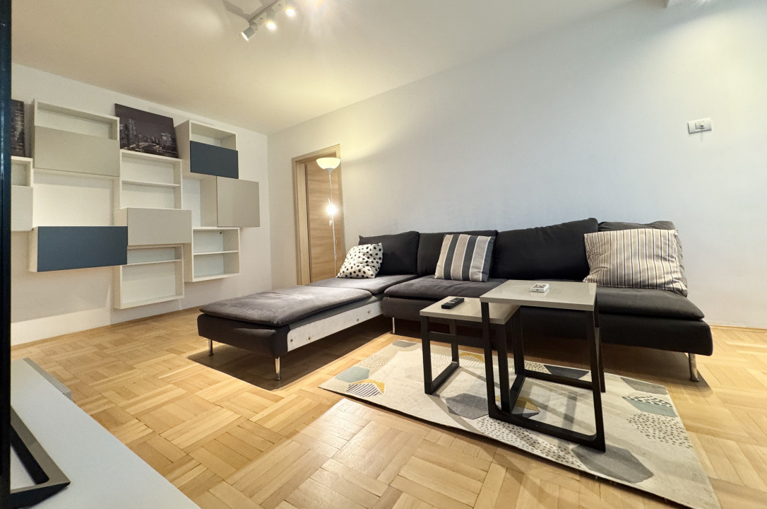Apartament renovat cu 4 camere Metrou Lujerului