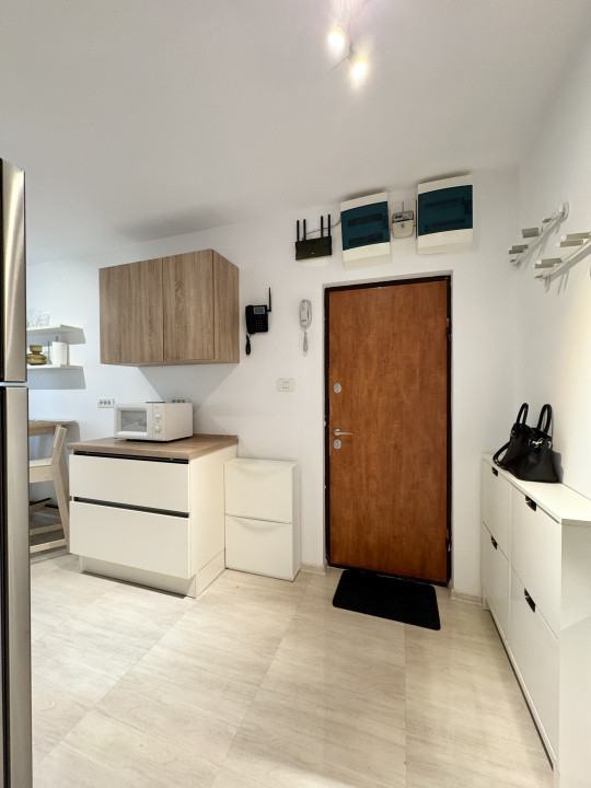 Apartament renovat cu 4 camere Metrou Lujerului