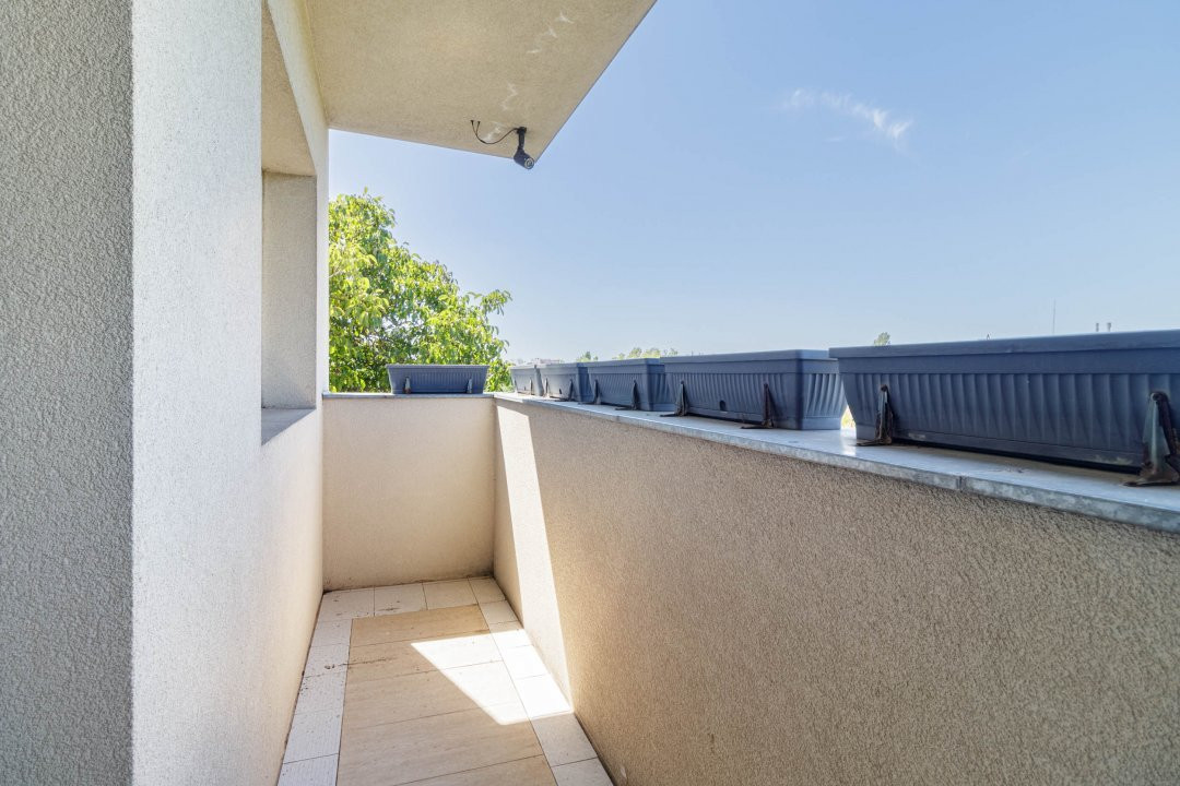 Clădire Modernă, Ideală pentru Locuință sau Afacere, cu Terasă Panoramică