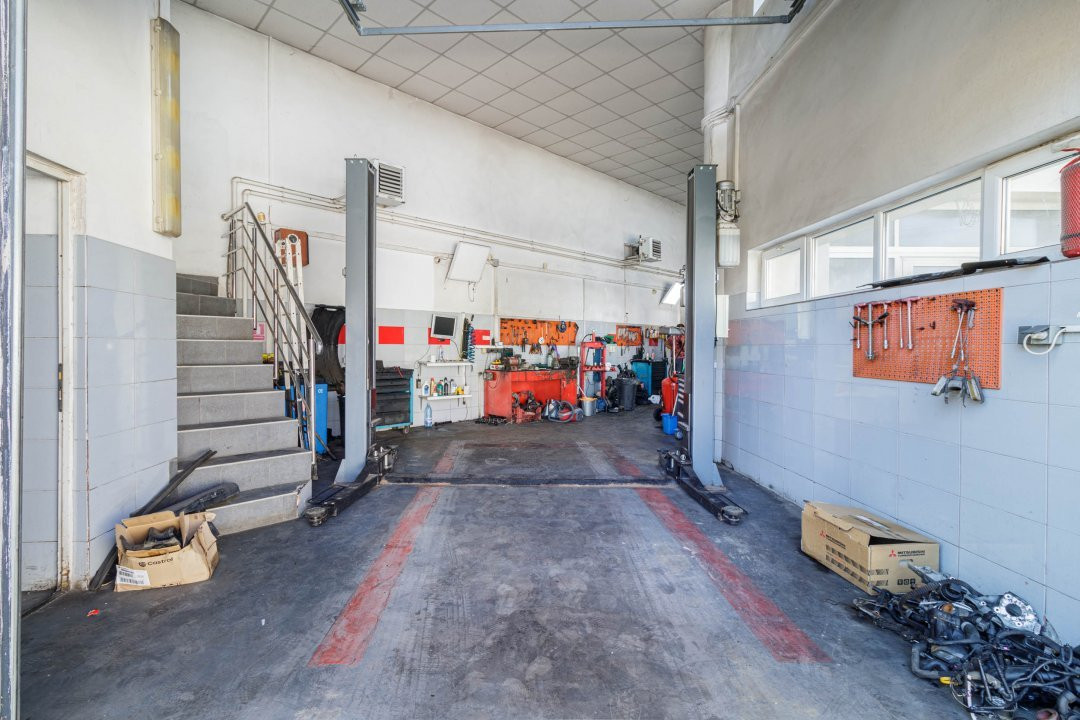 Clădire Modernă, Ideală pentru Locuință sau Afacere, cu Terasă Panoramică