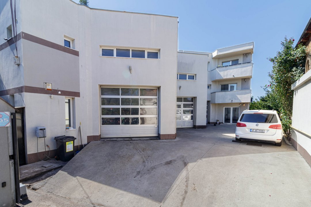 Clădire Modernă, Ideală pentru Locuință sau Afacere, cu Terasă Panoramică