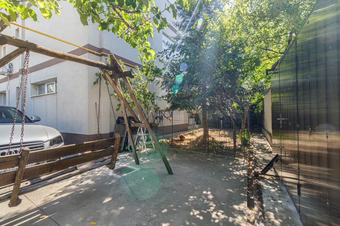 Clădire Modernă, Ideală pentru Locuință sau Afacere, cu Terasă Panoramică