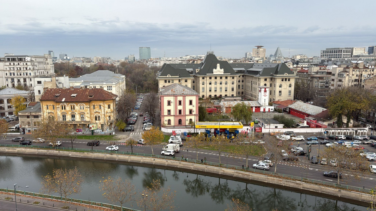 Apartament foarte spatios cu 2 Camere Bdul Libertatii-Parc Izvor