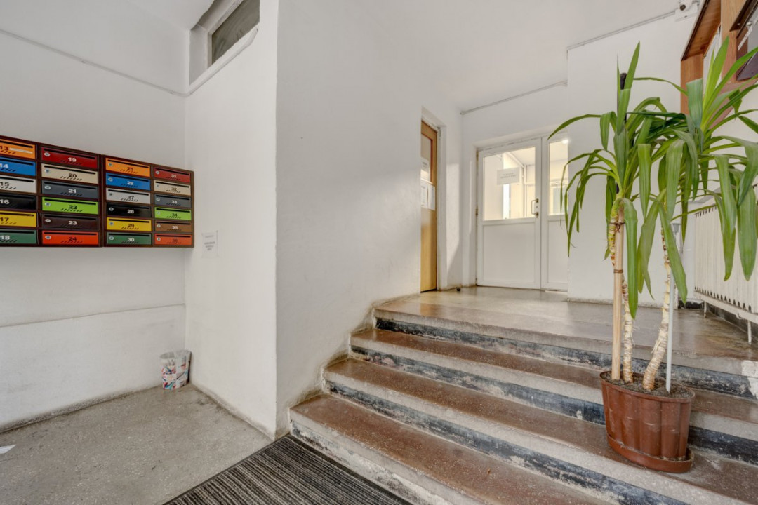 Nerva Traian - decomandat - centrală termica - bloc reabilitat 