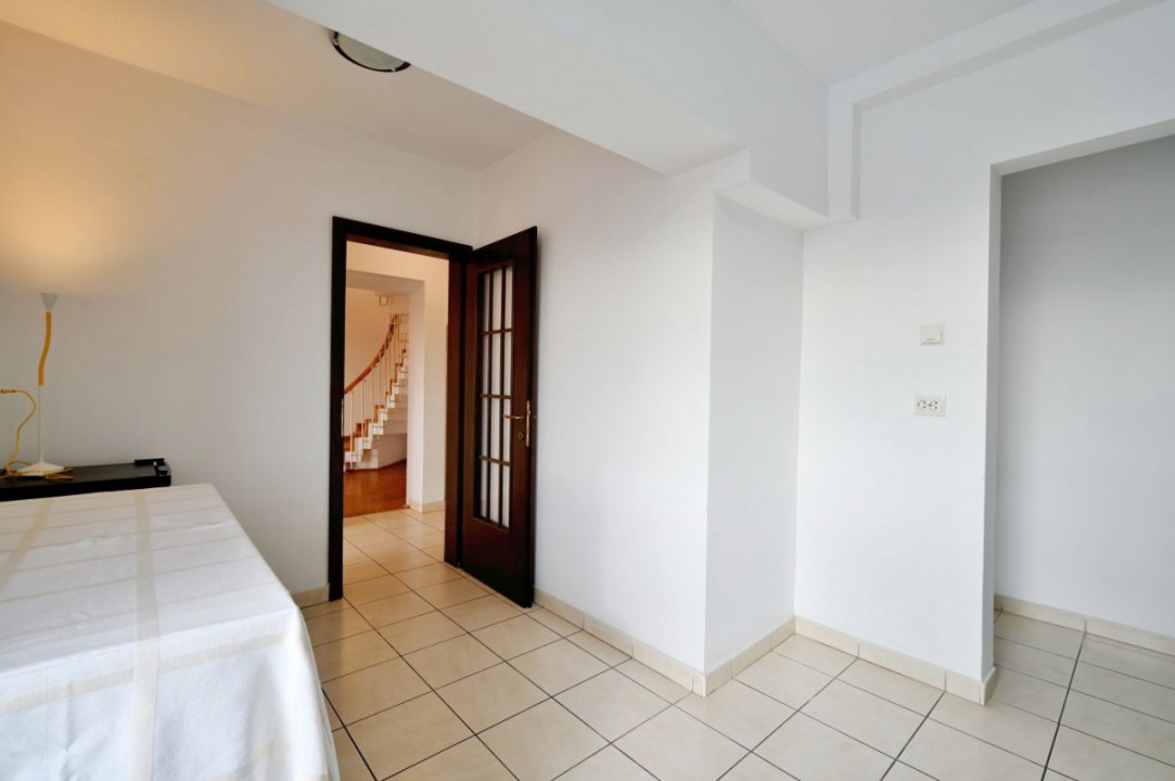 Vanzare apartament Duplex 4 camere Bulevardul Uniri nr.12