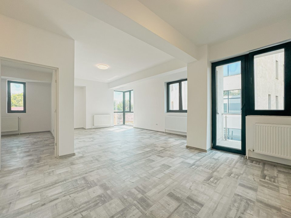 Bloc integral in Piata Unirii. Pretabil pentru Hotel, Clinica Medicala, birouri