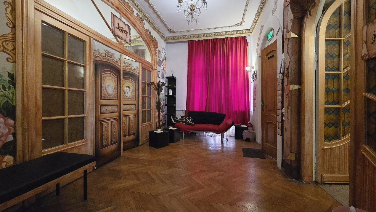 Imobil S+P+1+M de vanzare investitie  Parcul Cismigiu Schitu Magureanu