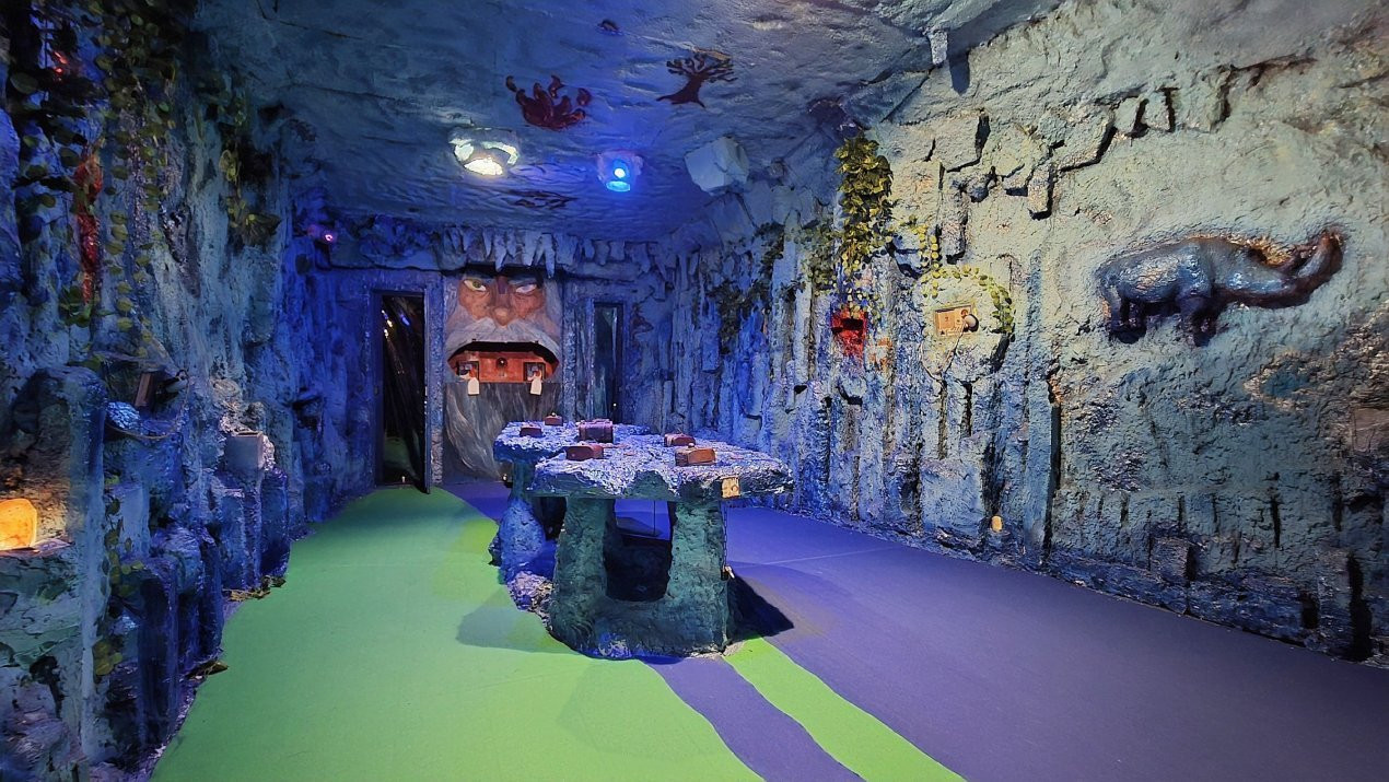 Imobil S+P+1+M de vanzare investitie  Parcul Cismigiu Schitu Magureanu