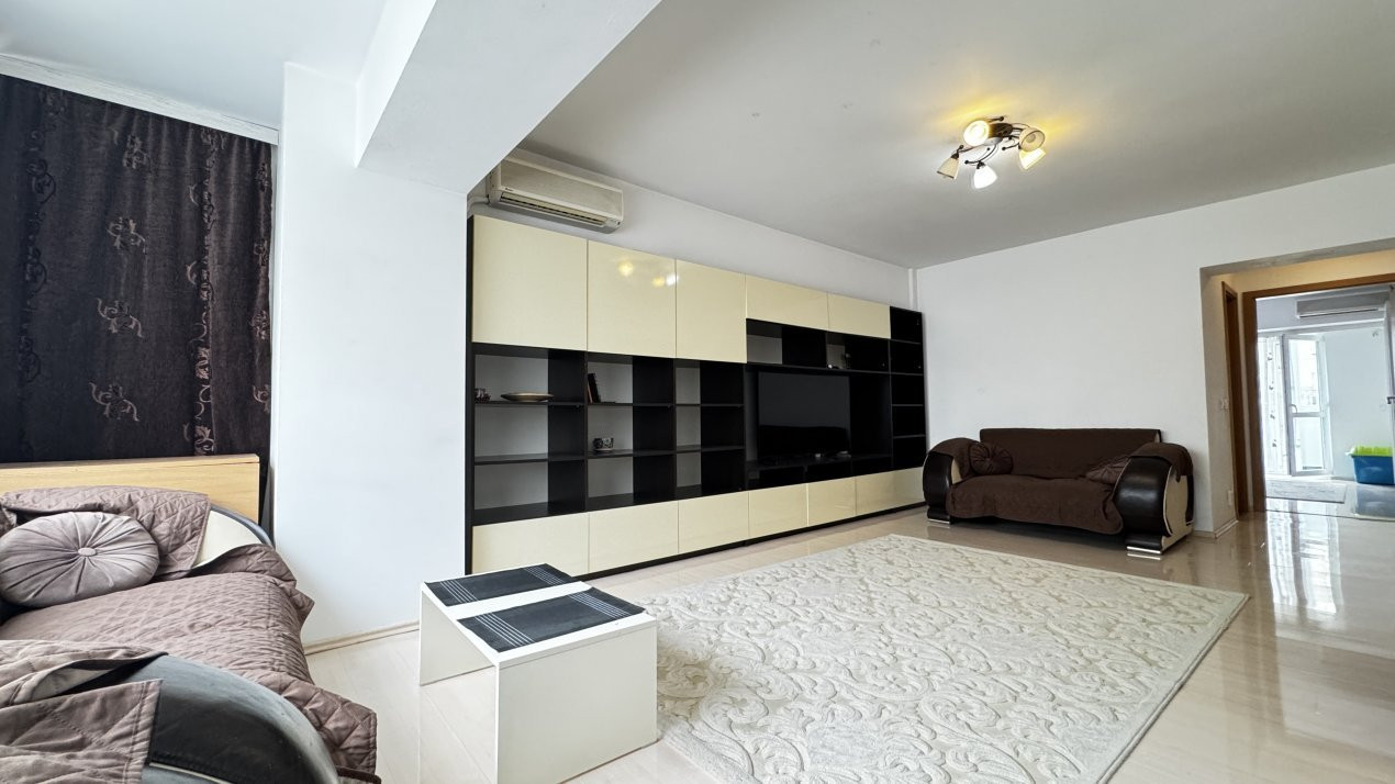 De vanzare 3 camere | Bd. Decebal | Etaj 2/8 | 92 mp | 2 băi 