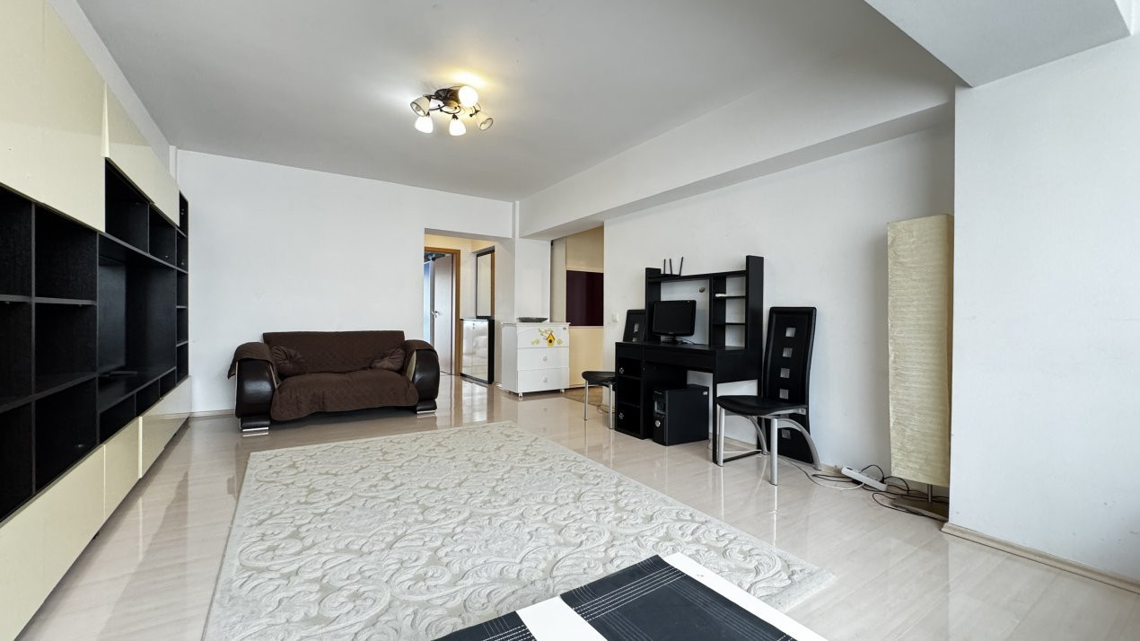 De vanzare 3 camere | Bd. Decebal | Etaj 2/8 | 92 mp | 2 băi 