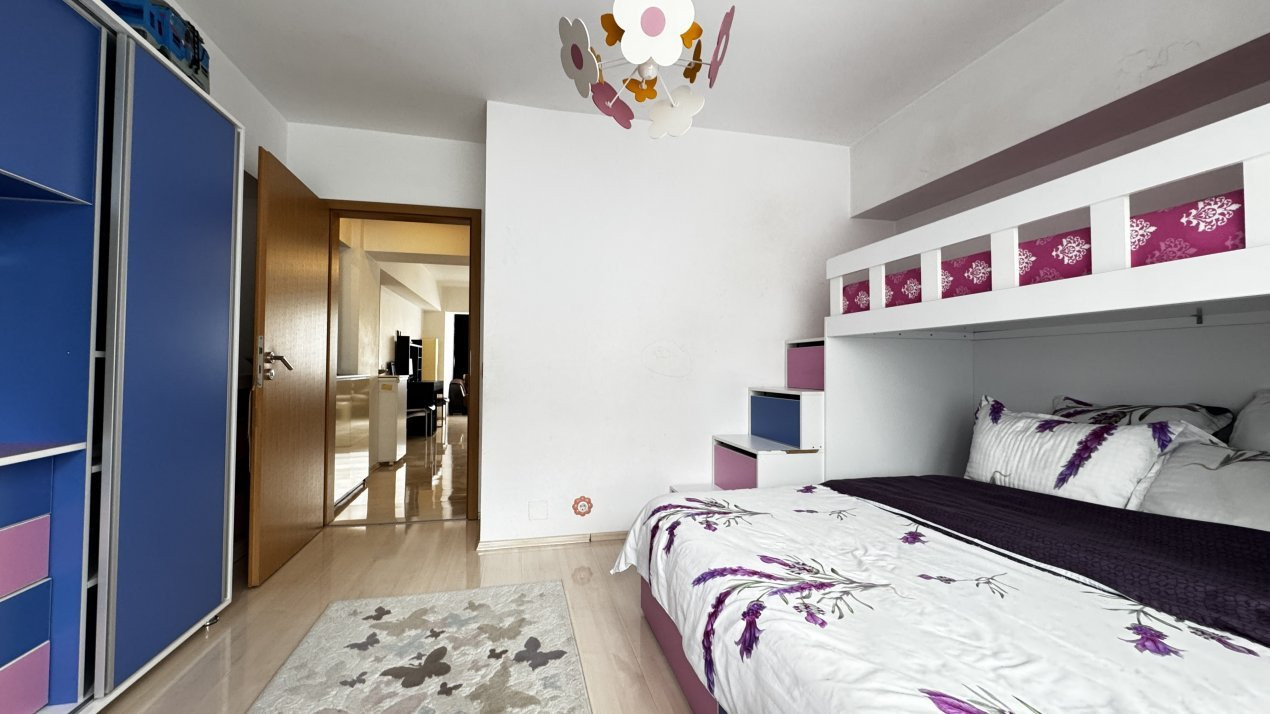 De vanzare 3 camere | Bd. Decebal | Etaj 2/8 | 92 mp | 2 băi 