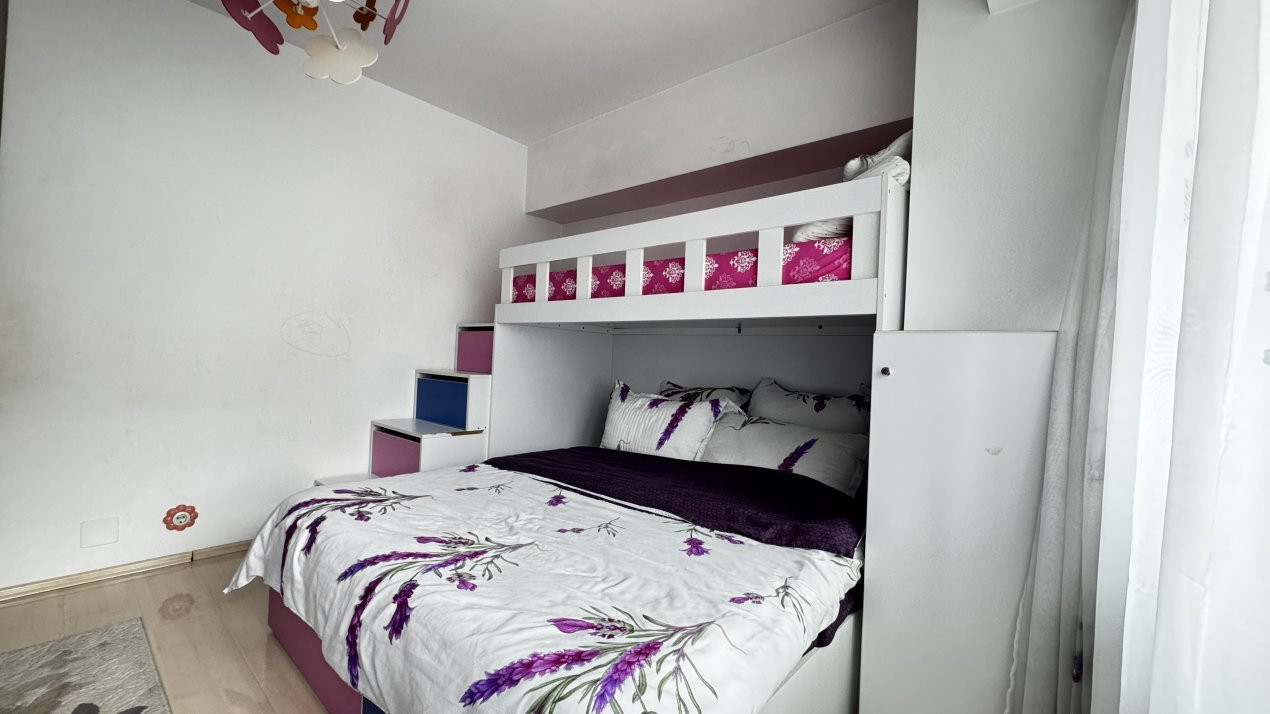 De vanzare 3 camere | Bd. Decebal | Etaj 2/8 | 92 mp | 2 băi 