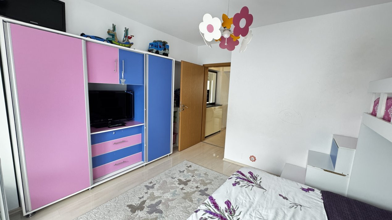 De vanzare 3 camere | Bd. Decebal | Etaj 2/8 | 92 mp | 2 băi 